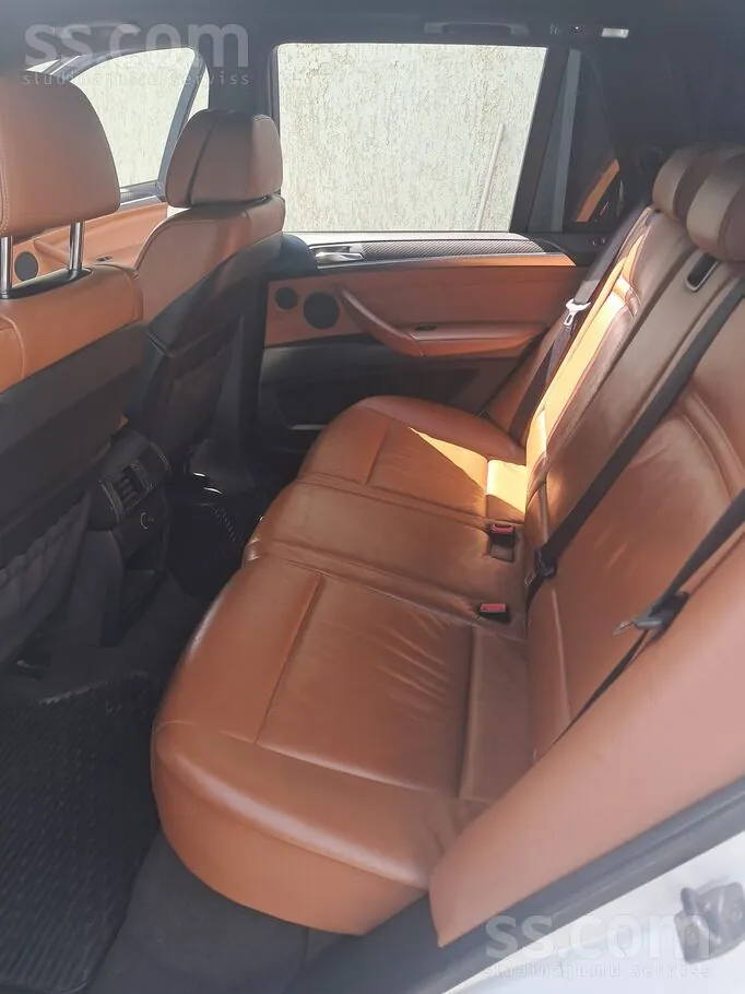 BMW X5 2010 photo 4