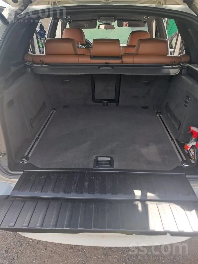 BMW X5 2010 photo 2