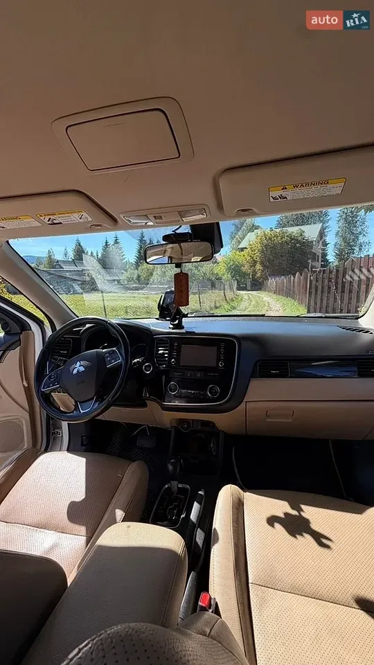 Mitsubishi Outlander 2015 photo 5