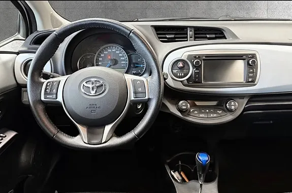 Toyota Yaris 2013 photo 5