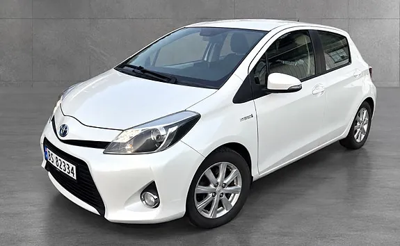 Toyota Yaris 2013 photo 2