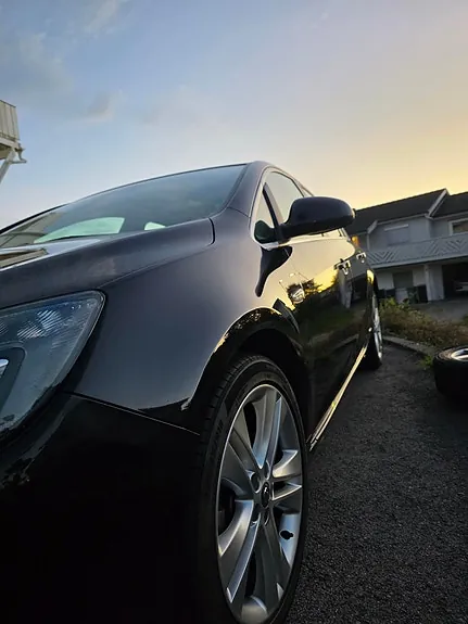 Opel Astra 2010 photo 3