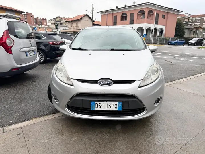 Ford Fiesta 2008 photo 2