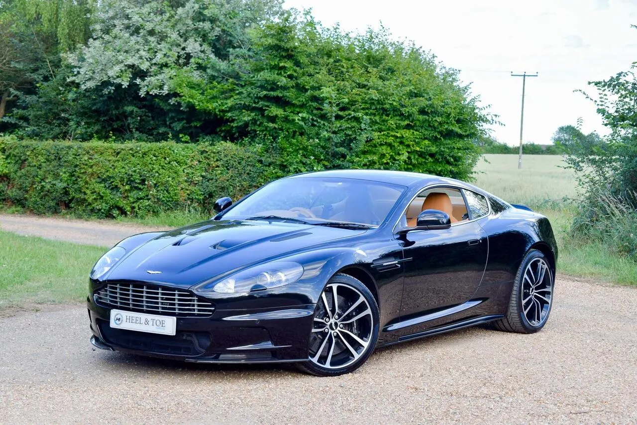 Aston Martin Dbs