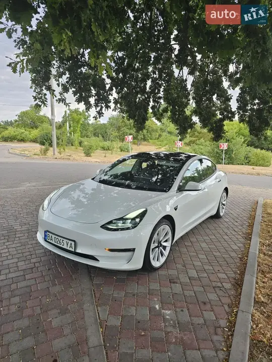 Tesla Model 3 2021 photo 4