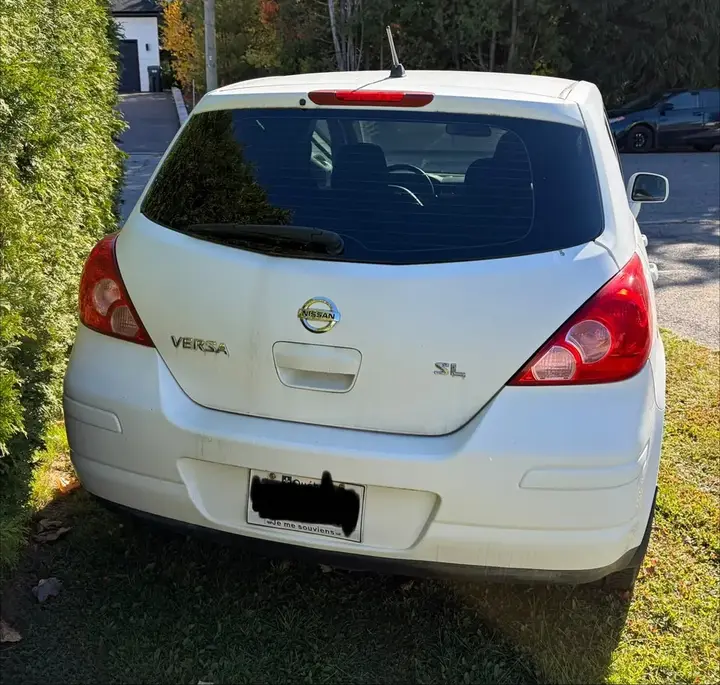 Nissan Versa 2010 photo 3