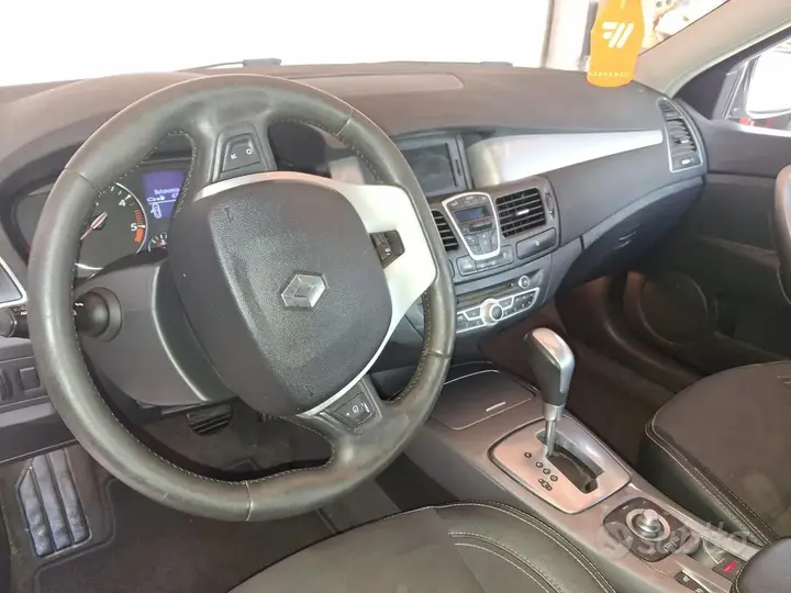 Renault Laguna 2011 photo 3