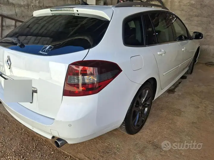 Renault Laguna 2011 photo 5