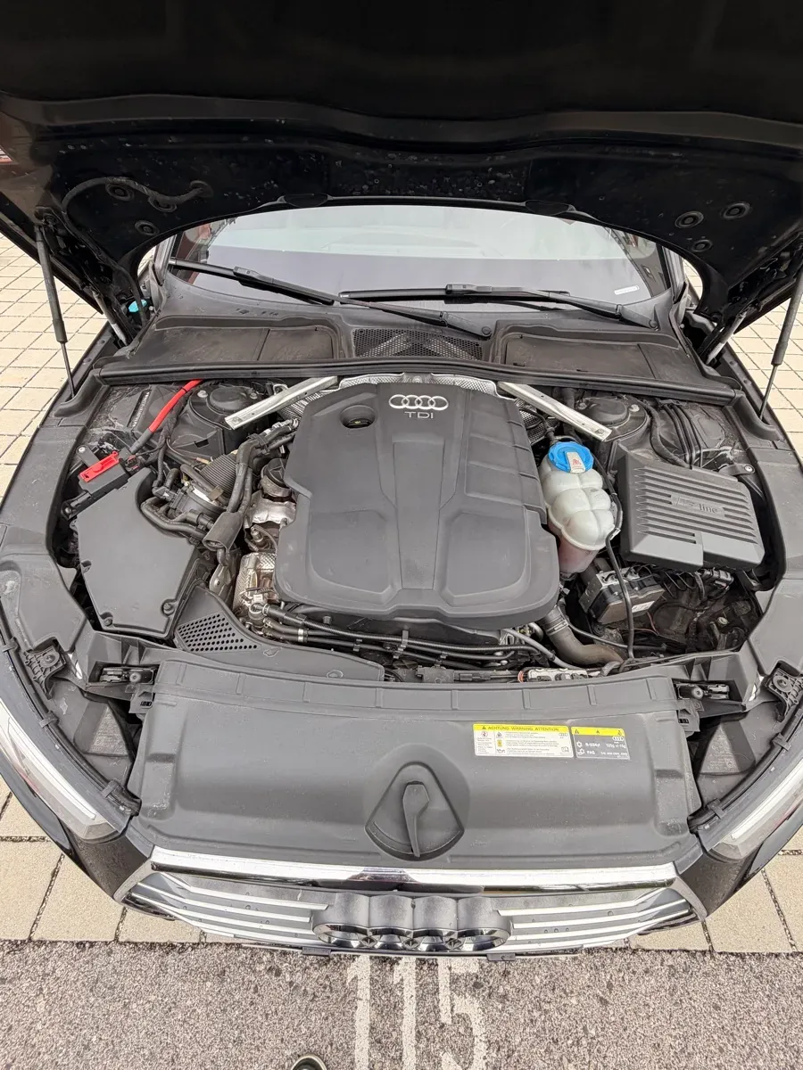 Audi A4 2017 photo 2