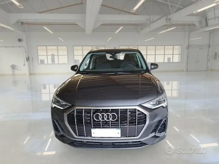 Audi Q3 2022 photo 2