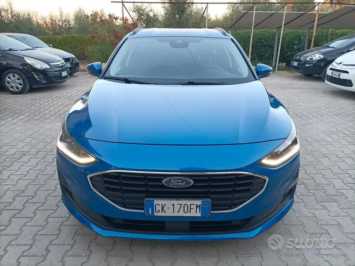 Ford Focus 2022 photo 2