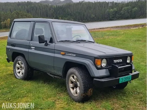 Toyota Land Cruiser 1986 photo 2