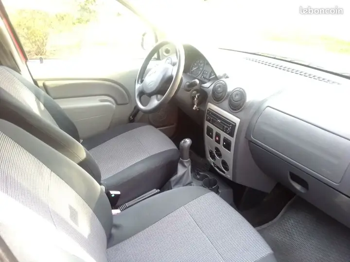 Dacia Logan 2009 photo 3