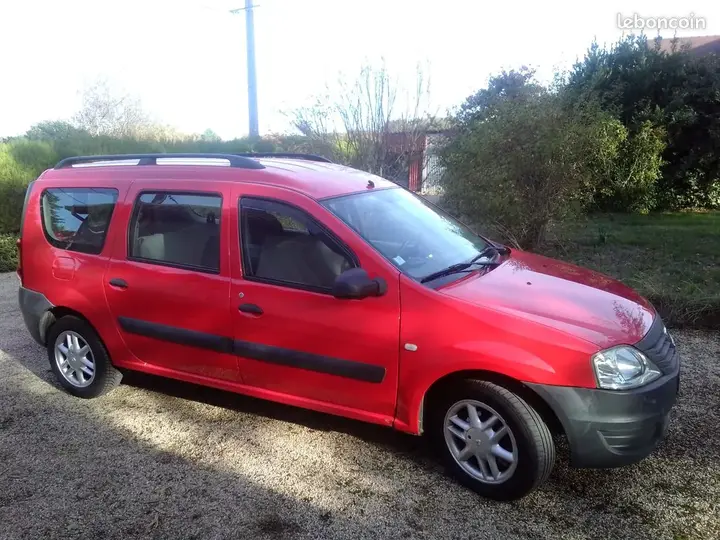 Dacia Logan 2009 photo 2