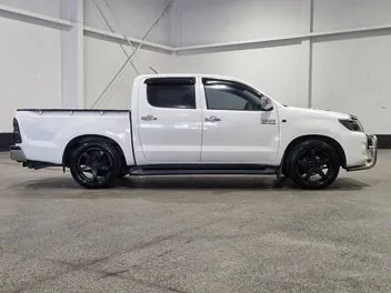Toyota Hilux 2015 photo 3