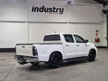 Toyota Hilux 2015 photo 4
