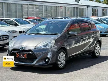 Toyota Aqua 2015 photo 4