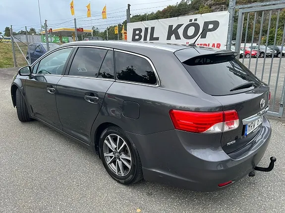 Toyota Avensis 2013 photo 4