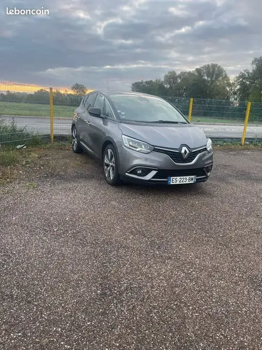 Renault Scenic 2017 photo 2