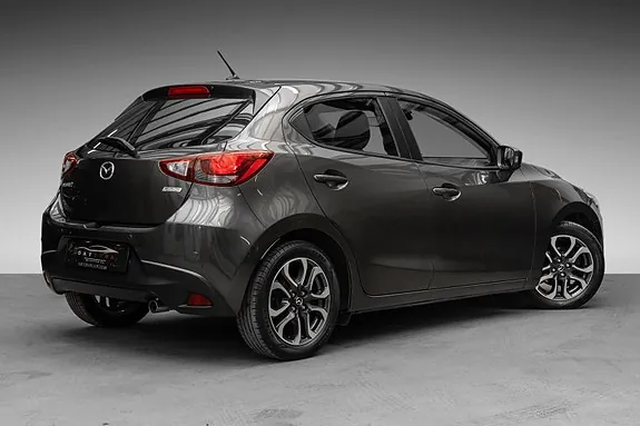 Mazda 2 2015 photo 2