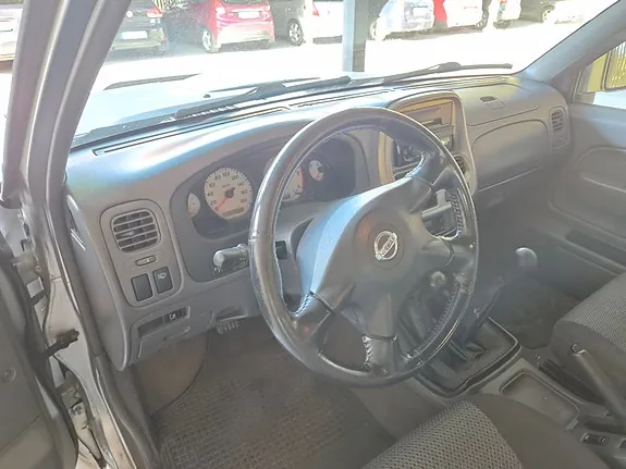 Nissan Navara 2003 photo 4