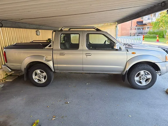 Nissan Navara 2003 photo 2