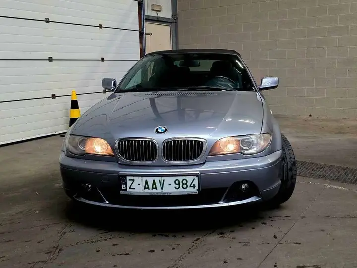BMW 320 2004 photo 2