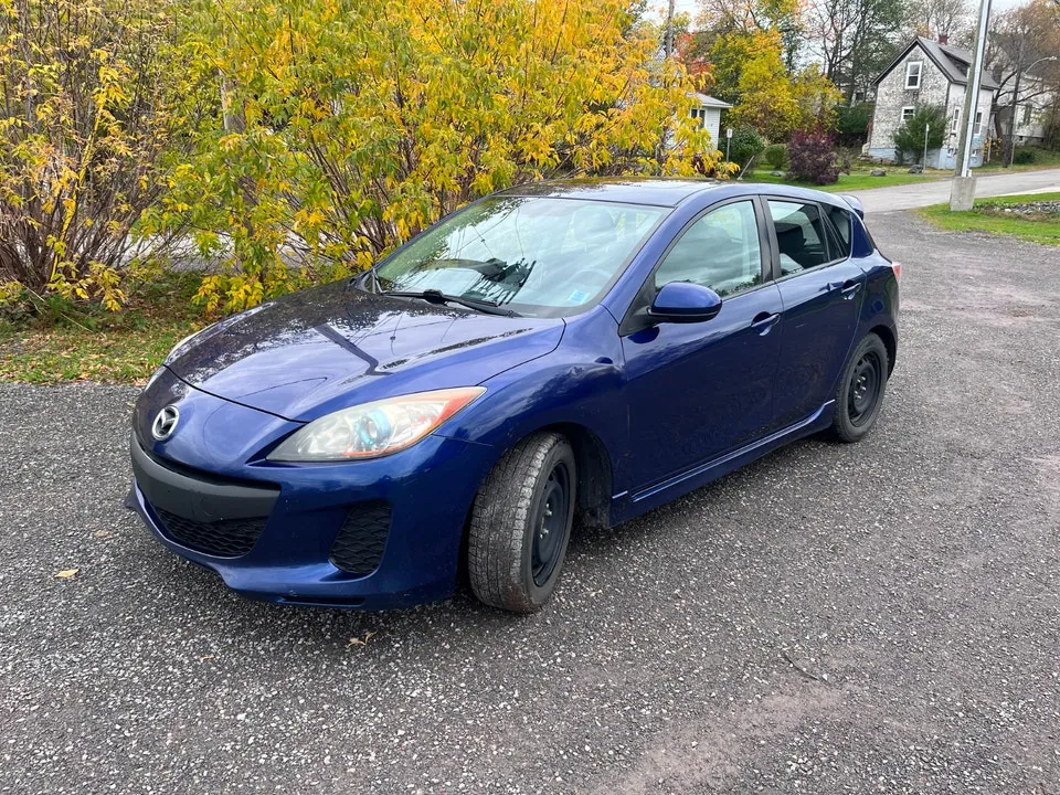 Mazda 3 2012 photo 2