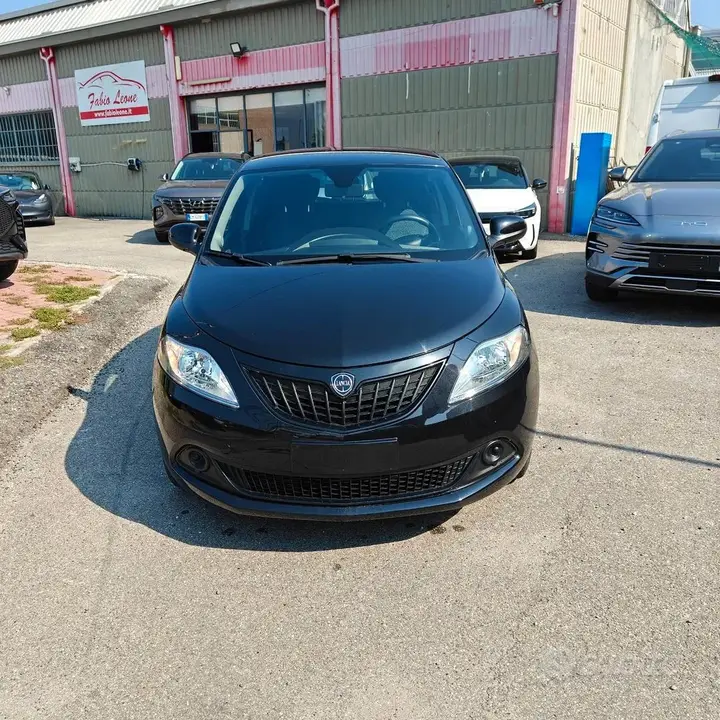 Lancia Ypsilon 2023 photo 2