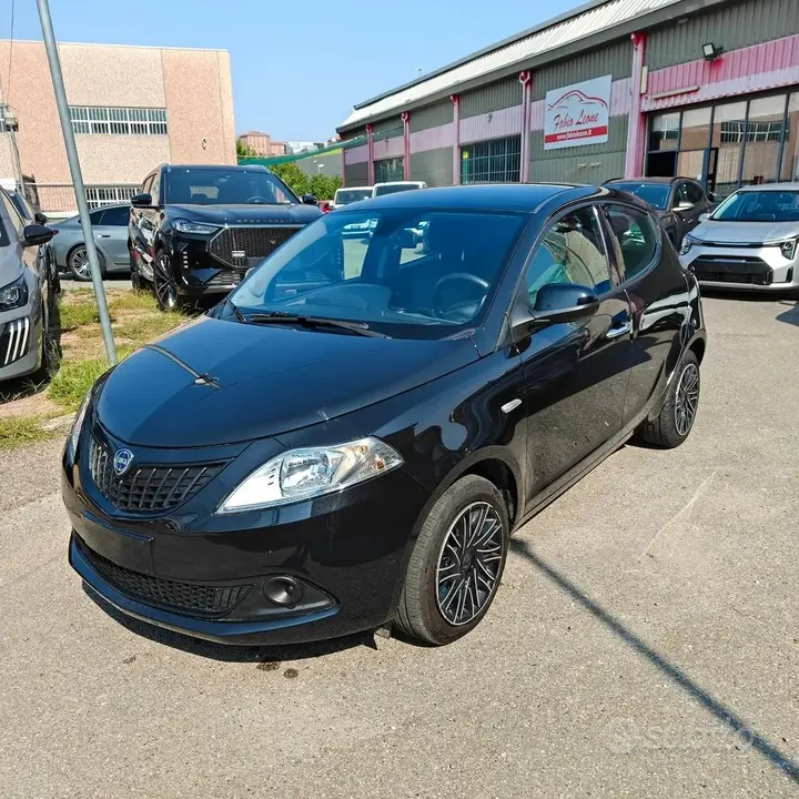 Lancia Ypsilon