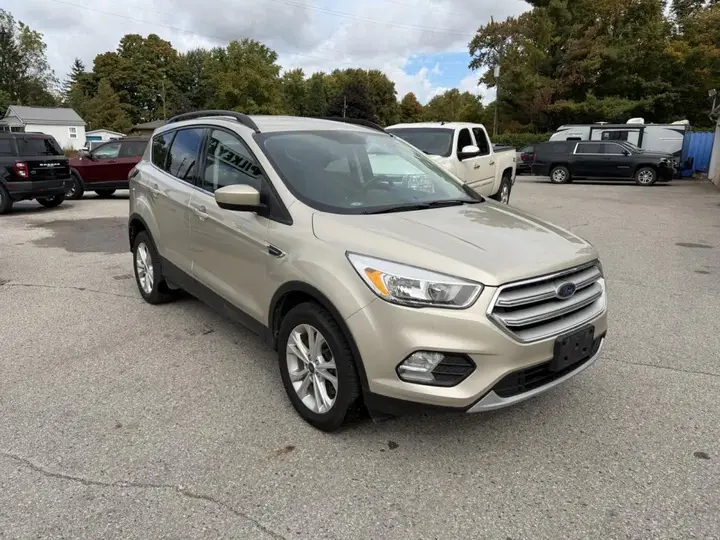 Ford Escape 2019 photo 3