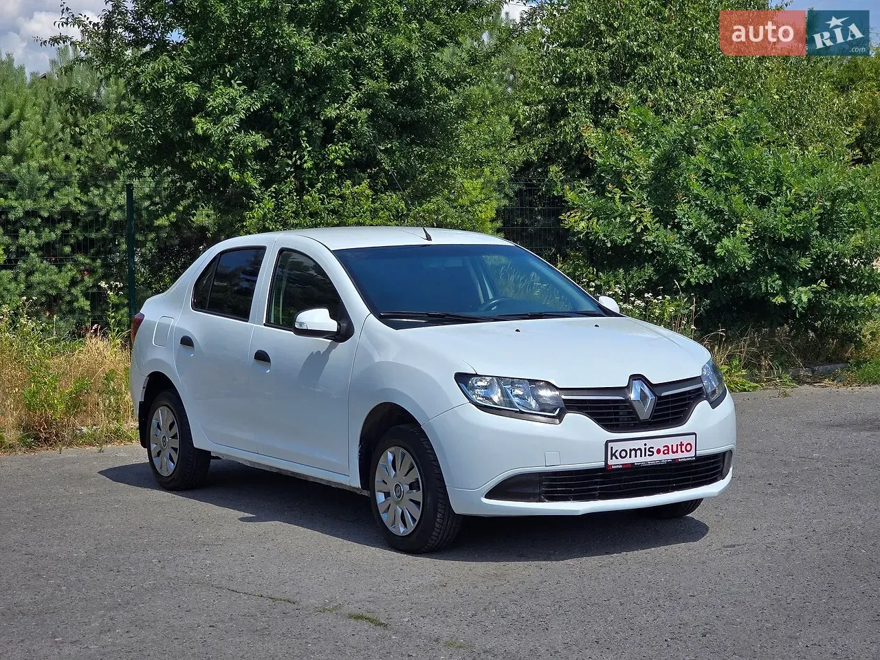 Renault Logan 2013 photo 4