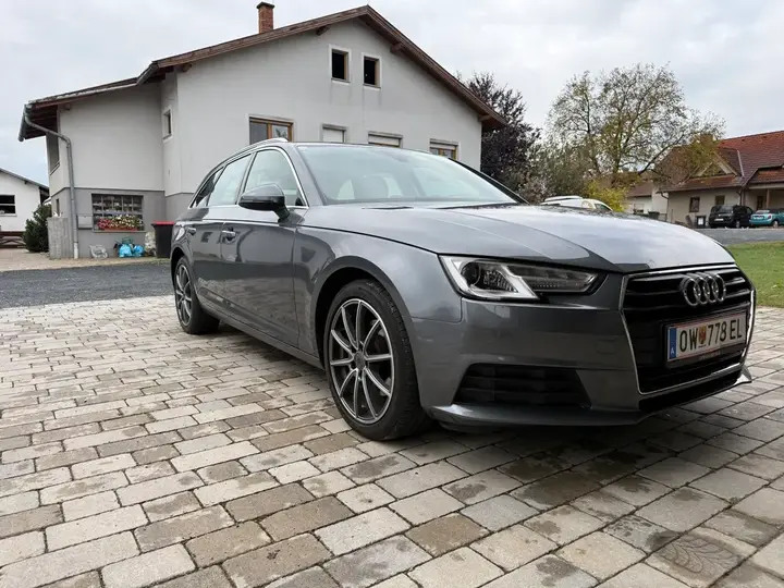 Audi A4 2019 photo 2