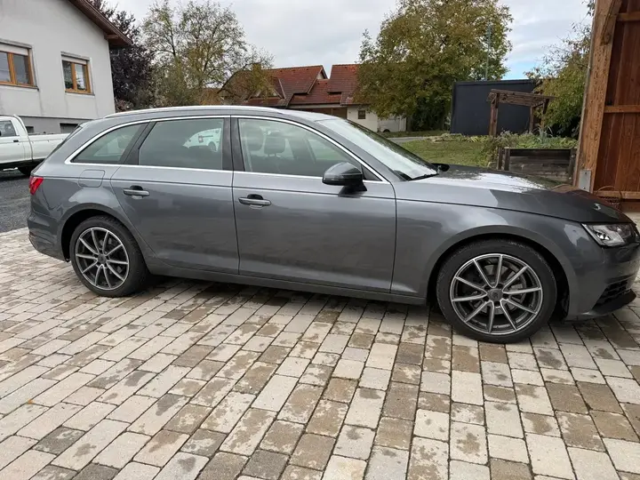 Audi A4 2019 photo 3