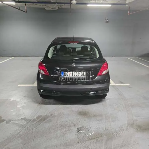 Peugeot 207 2011 photo 5