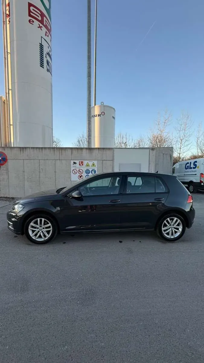 Volkswagen Golf 2019 photo 2