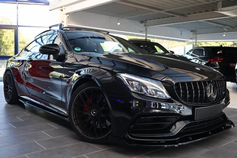 Mercedes-Benz C63 Amg