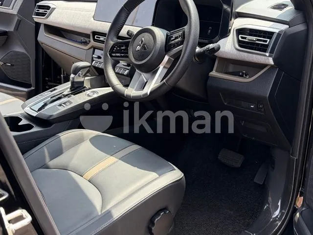 Mitsubishi Outlander 2025 photo 2