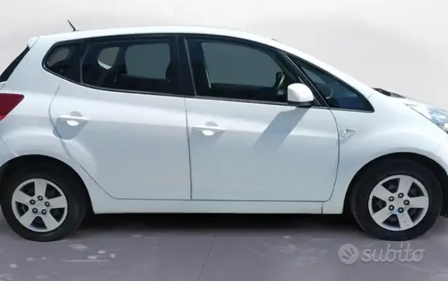 Kia Venga 2014 photo 2