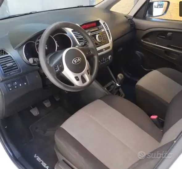 Kia Venga 2014 photo 3