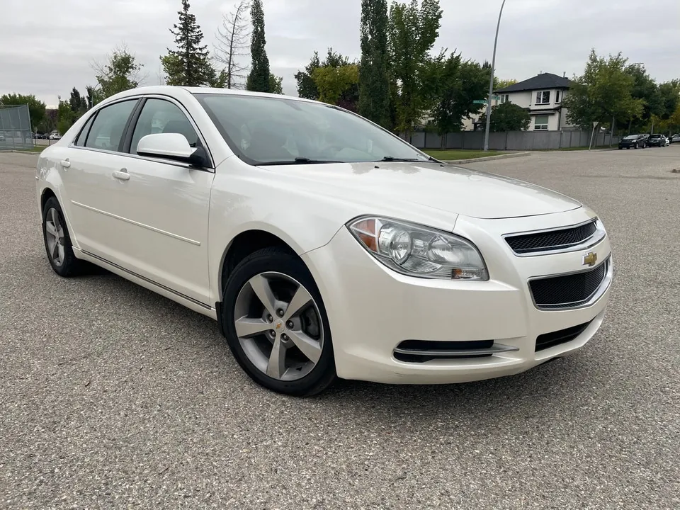Chevrolet Malibu 2011 photo 2