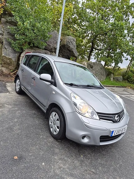 Nissan Note 2011 photo 5
