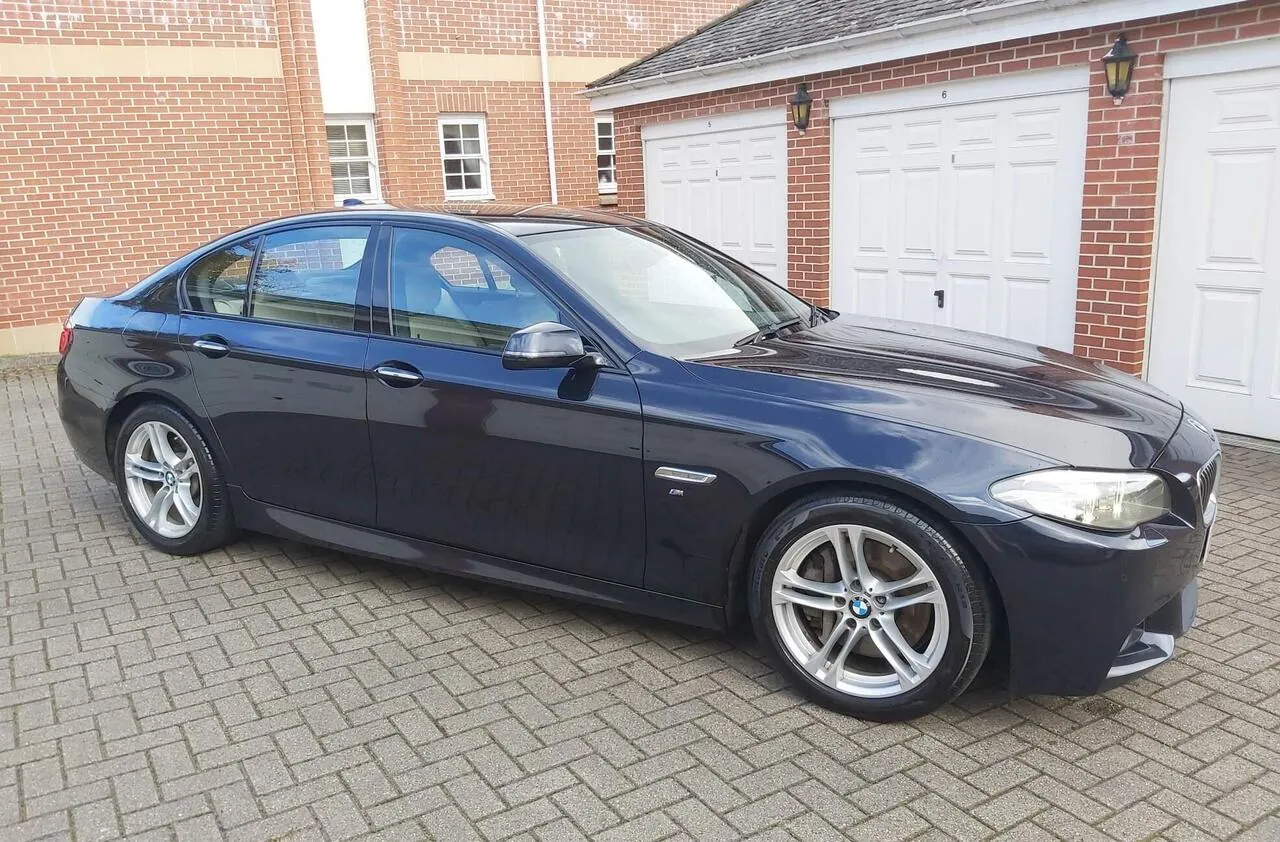 BMW 5 Series 2015 photo 2
