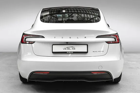 Tesla Model 3 2025 photo 5