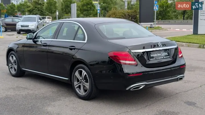 Mercedes-Benz E-Class 2019 photo 3