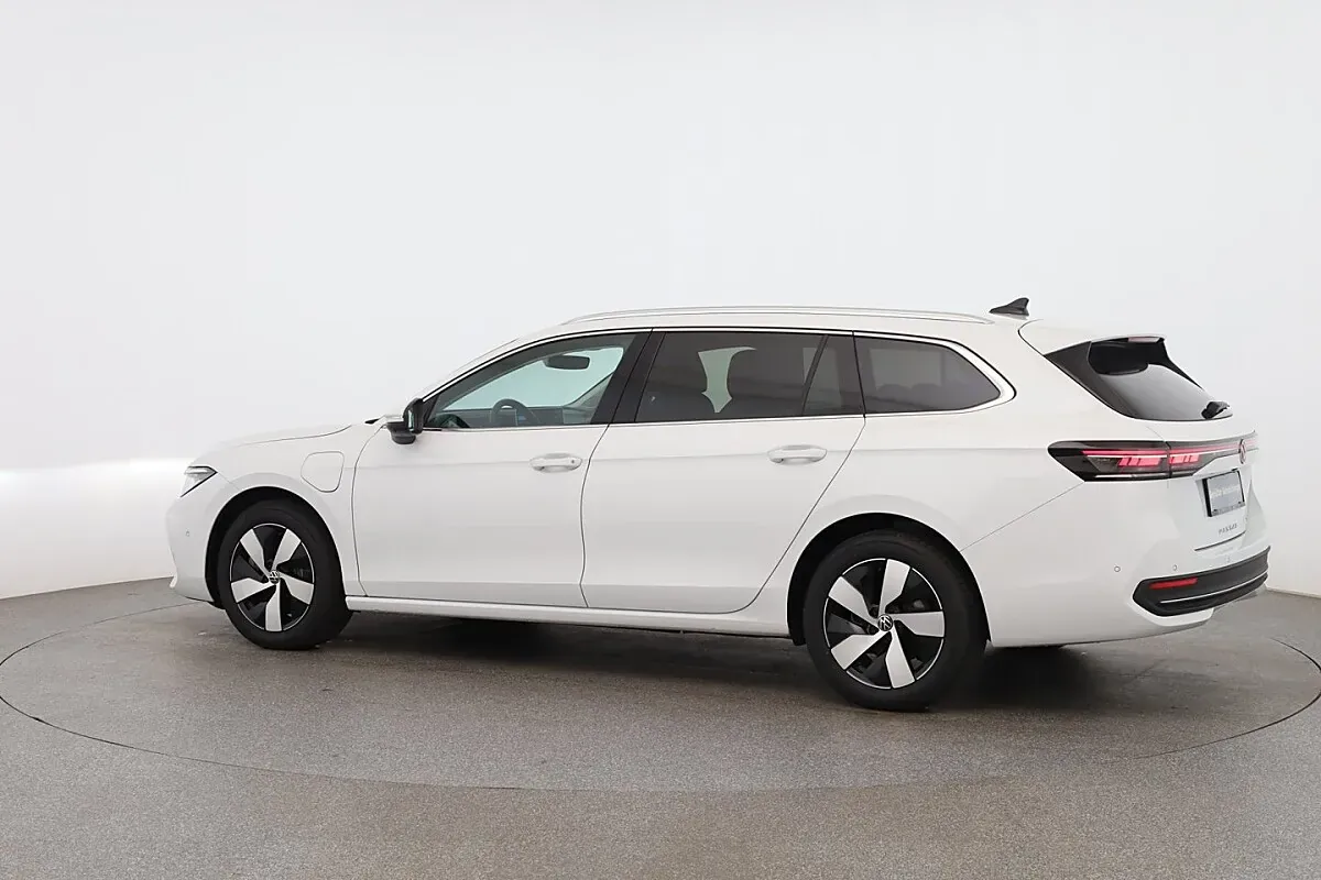 Volkswagen Passat 2026 photo 3