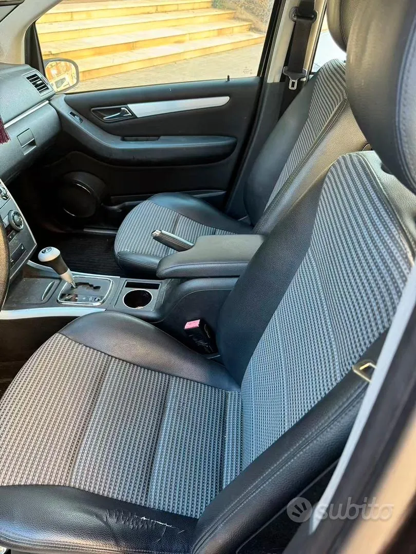 Mercedes-Benz B 2008 photo 5