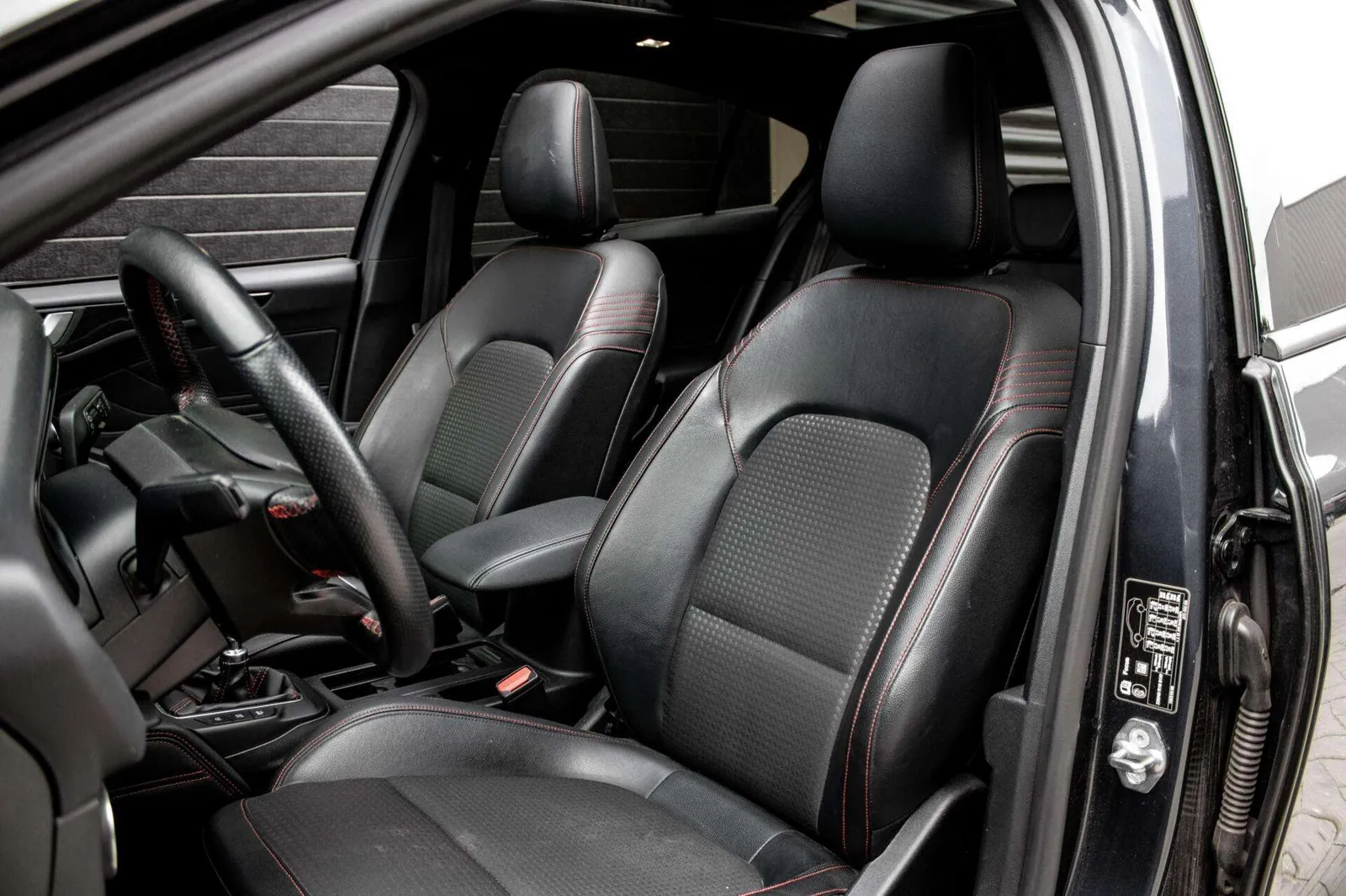 Ford Focus 2020 photo 2