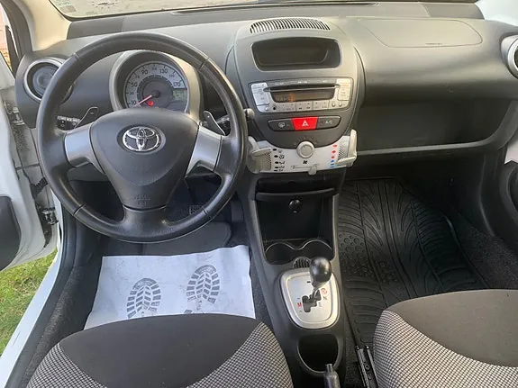 Toyota Aygo 2012 photo 2