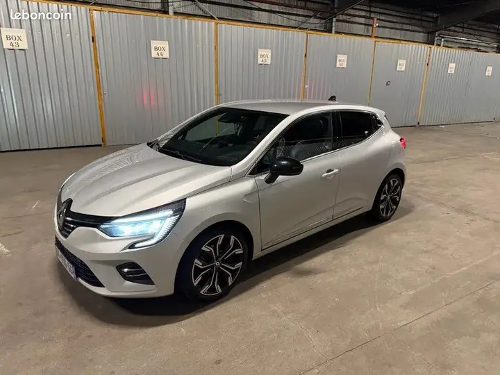 Renault Clio 2022 photo 3